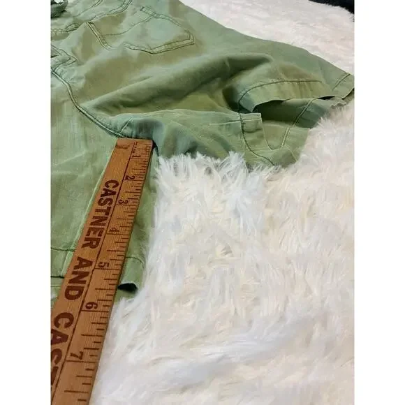 Sundance Women’s Lightweight Shorts Size Large - Picture 8 of 9